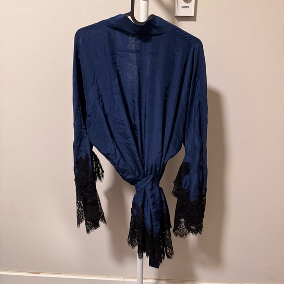 Gold hawk silk robe cardigan lace sleeve - Picture 2 of 2